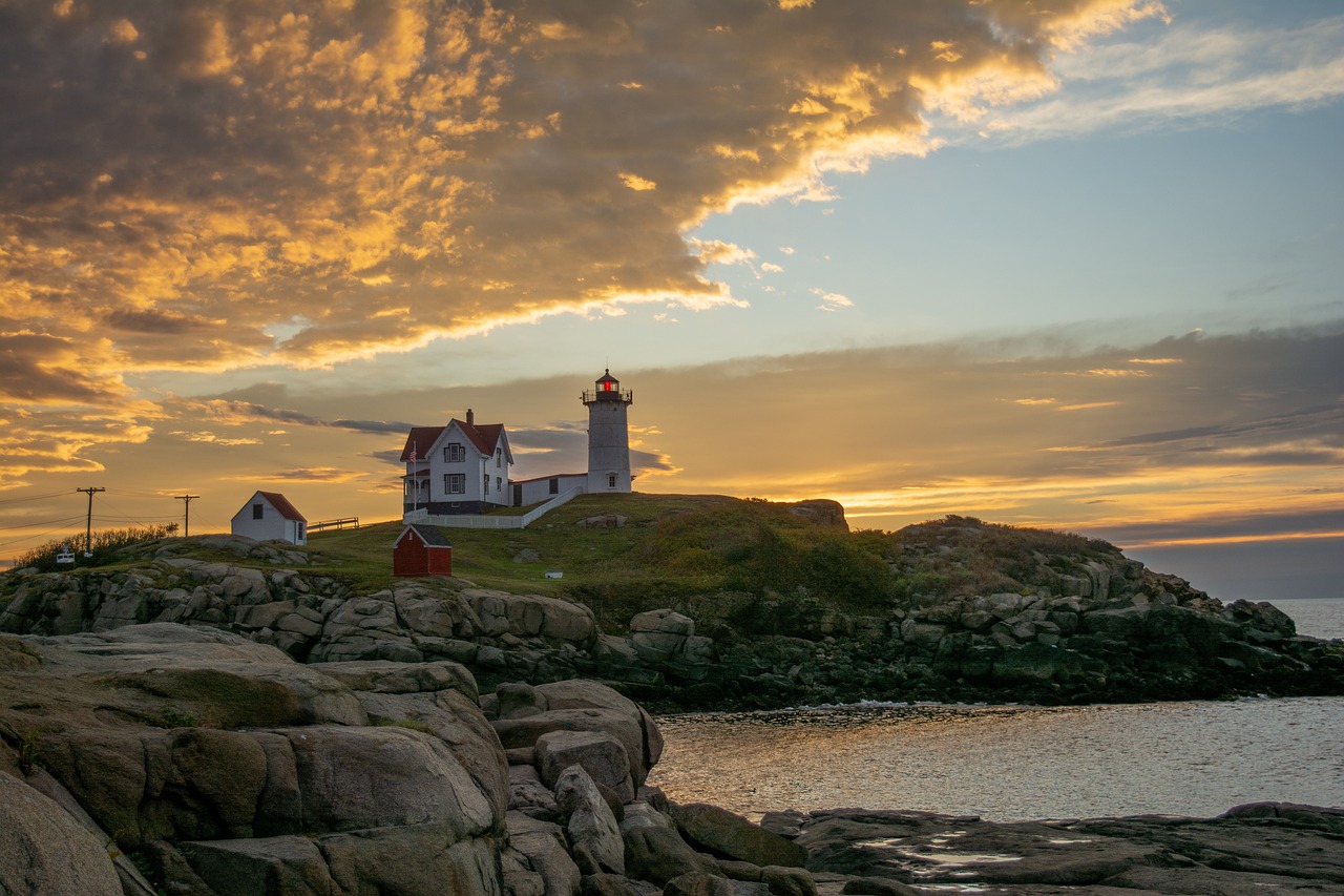 What to Pack for a Week on the Maine Coast (And What to Leave Behind)